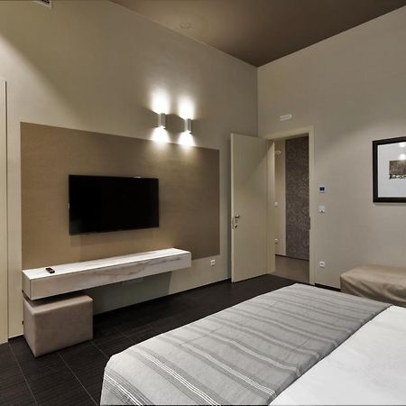 Salina Luxury Suites ปาร์มา ภายนอก รูปภาพ