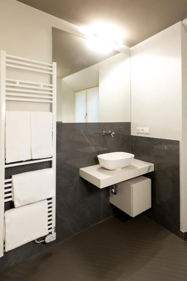 Salina Luxury Suites ปาร์มา ภายนอก รูปภาพ