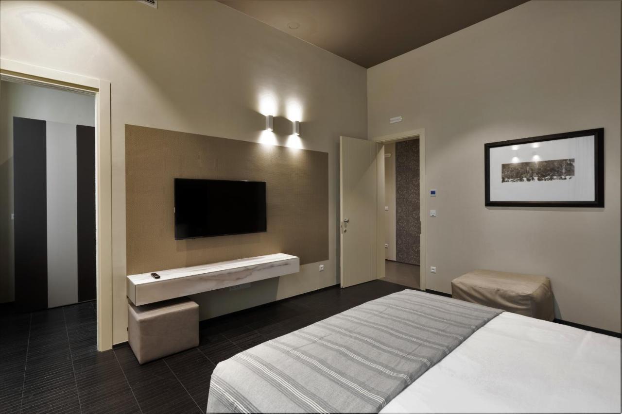Salina Luxury Suites ปาร์มา ภายนอก รูปภาพ